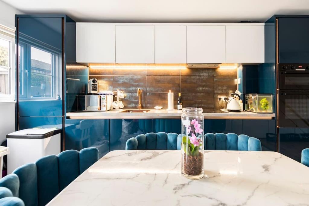 Monalychee Apartment London Bagian luar foto